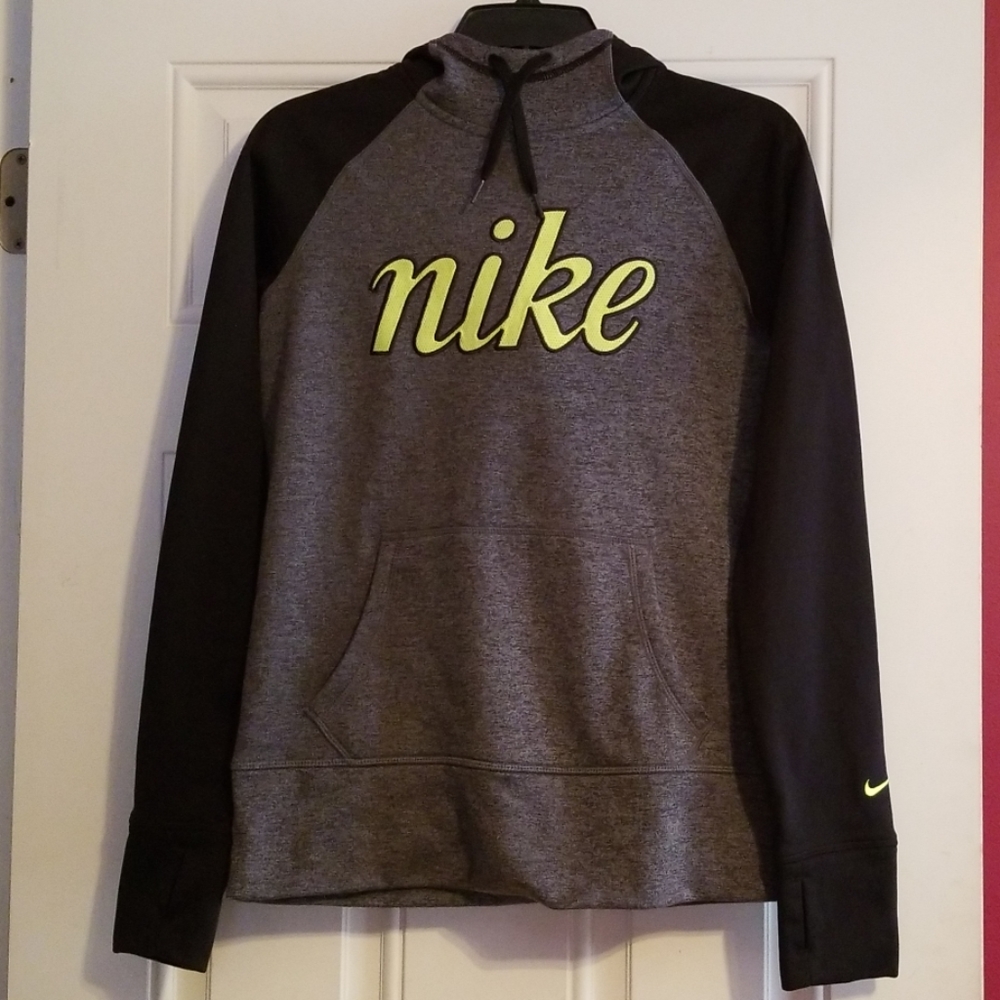 Nike therma-fit
